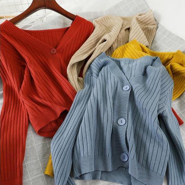 2022 New Autum Outer Wear Gentle Style Short Loose V Neck Knitwear Jacket Knitwear Cardigan Women's Top