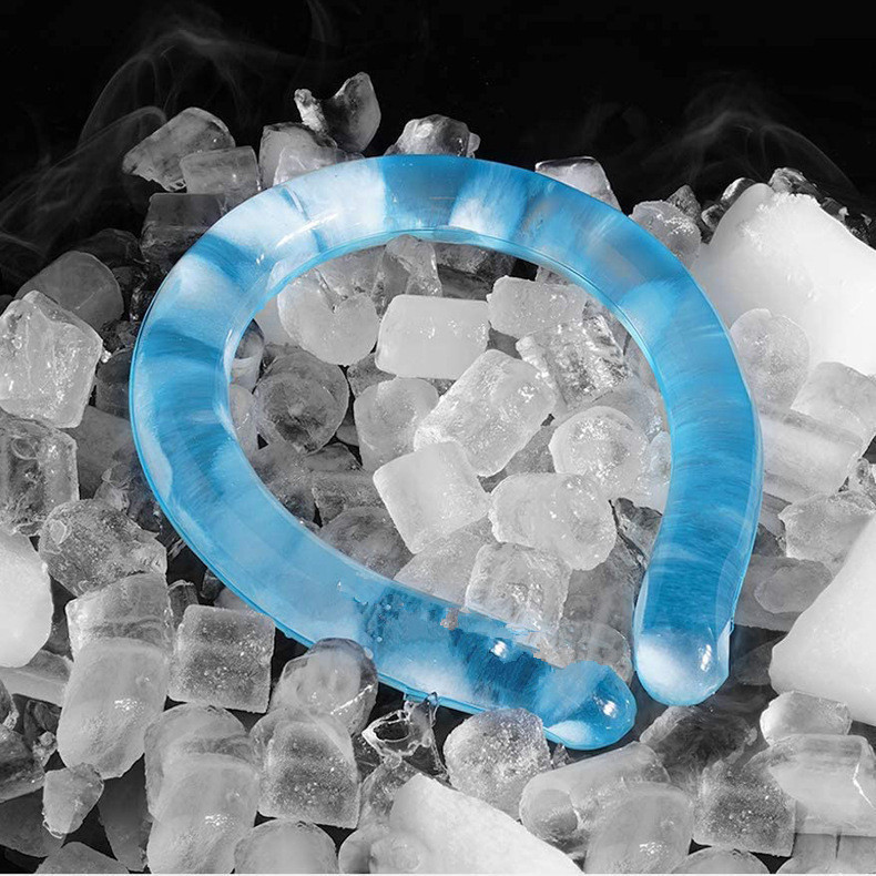 夏の暑さ対策の冷却氷の回転は冷たい輪を吸熱します。|undefined