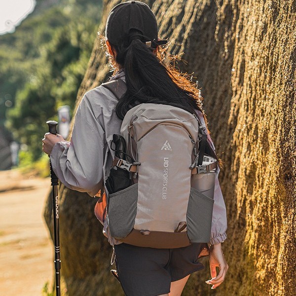 New Outdoor Backpack Men's Waterproof Travel Schoolbag Female College Students Hiking Travel Mountaineering Sports Backpack Trendy Brand