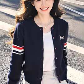 韩版秋季款气质小狗提花圆领针织开衫女休闲百搭彩扣毛衣外套