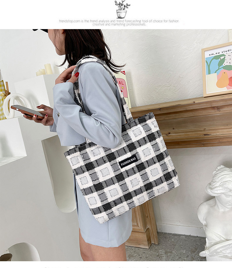 Girls' Japanese-style checkered shopping bags, zipper canvas bags, girls' Korean-style large-capacity student tote bags for class Item Picture