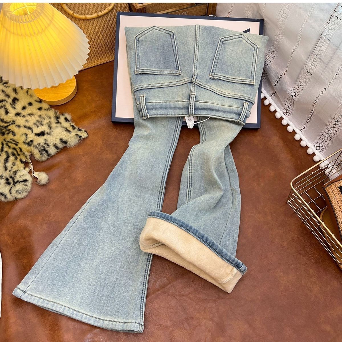 Dam flare jeans med hög midja och fleecefoder för vintern_voghion.com