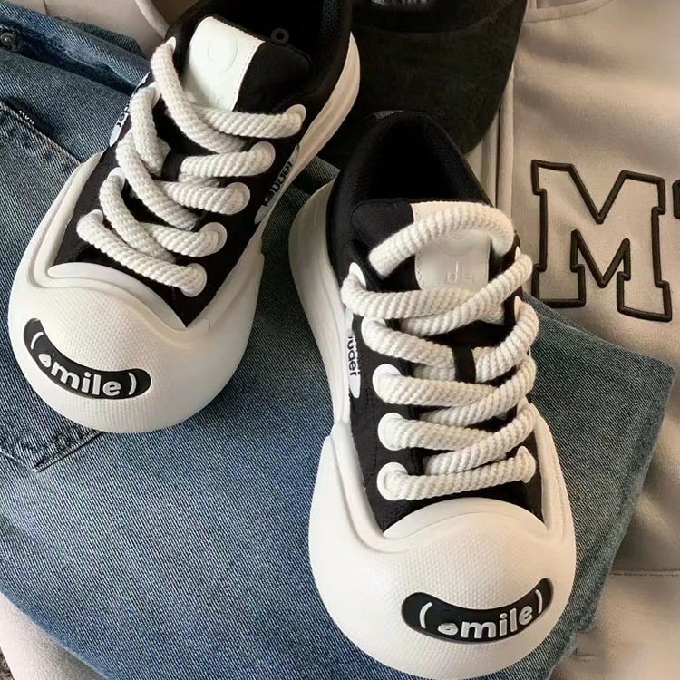 New Niche Cute Big-Headed Ugly-Chic Women's 2026 Versatile Smiley Canvas Shoes Couple's Thick-Soled Dad Shoes National Trend