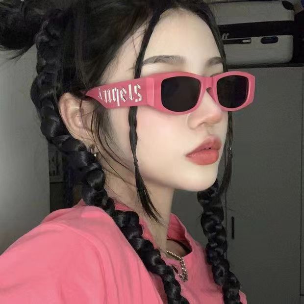 小框嫩粉色字母太阳镜欧美ins朋克方形眼镜千禧风Y2K辣妹粉色墨镜