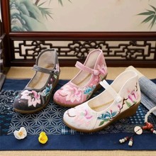 高跟鞋  单鞋 牛筋底绣花布鞋 玉兰花刺绣女鞋 民族风水晶扣