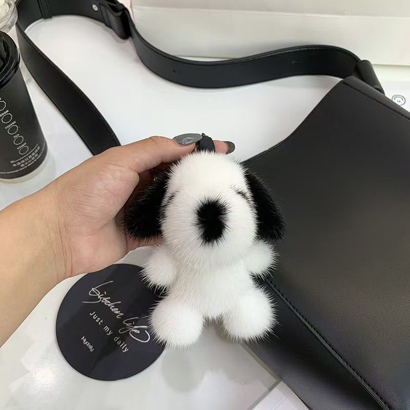 Lindo llavero de piel sintética de visón, colgante de peluche para mochila con forma de cachorro, adorno para bolso estilo Chanel, muñeco adorable y versátil.
