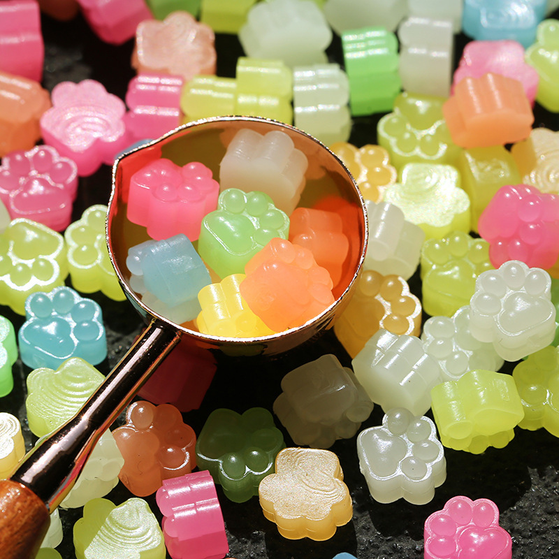 Glow-in-the-Dark Fire-Seal Stamp Kit with Cat Paw Shape, Irregular Fire-Seal Wax Pellets, Mixed Color Creative Journal Stamp, Wax Seal Fire-Seal Set