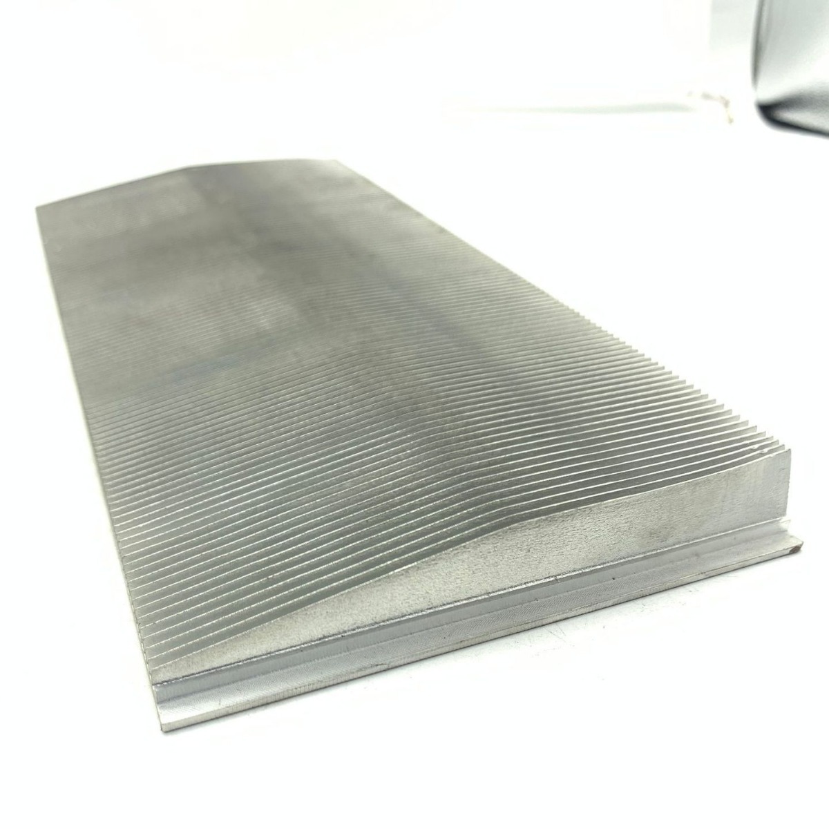 厂家定制生产大尺寸散热器铝合金型材高倍齿散热器深加工表面处理