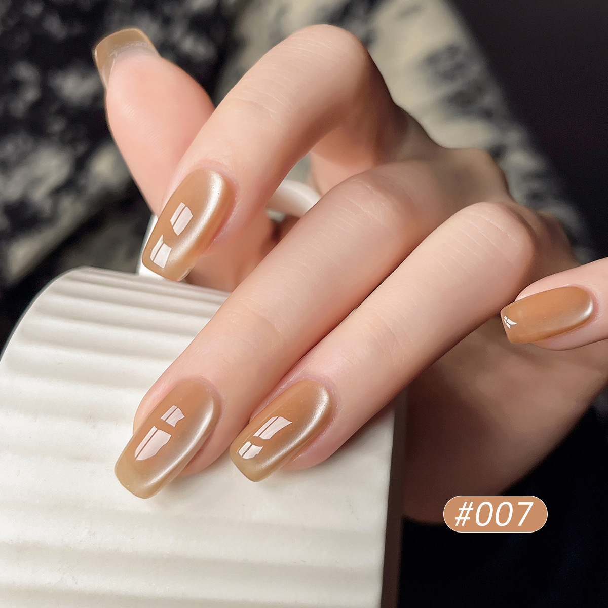 Gel de esmalte de uñas de la serie Autumn Story 2025 nuevo gel de uñas de ojos de gato con cuentas de vidrio marrón con leche blanca