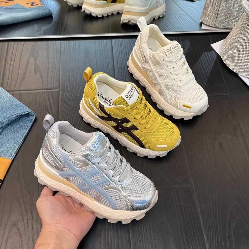 Thousand Love V realce 8CM2025 verano nuevo estilo ligero de lujo caliente dopamina todo fósforo casual transpirable zapatos de mujer 8683