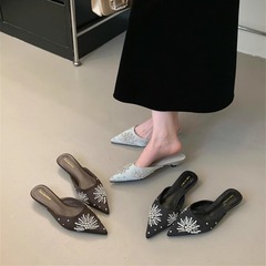 低ヒール包頭スリッパ2025年の新型の先の浅い口の半引きのドリルの1字は怠け者のサンダルのミュラーの女性靴を持ちます。