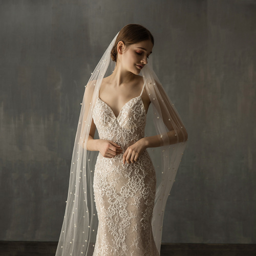 V639 European and American bride church wedding veil new style hand-sewn hair comb pearl long tail soft yarn wholesale