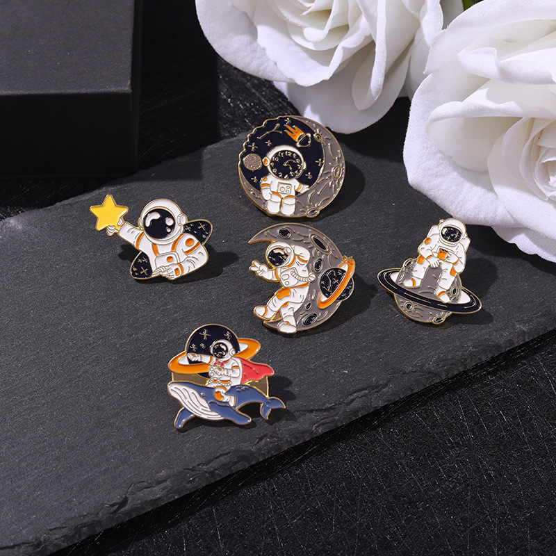 Stoving Varnish Design Fashion Pin Cartoon Character Alloy Stoving Varnish Unisex Brooches