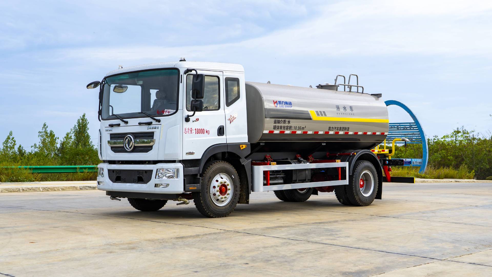 Dongfeng 12-Ton Sprinkler Truck Chengli Greening Spray Truck Engineering Vehicle Stainless Steel Water Transport Truck Water Tank Transport Truck Manufacturer