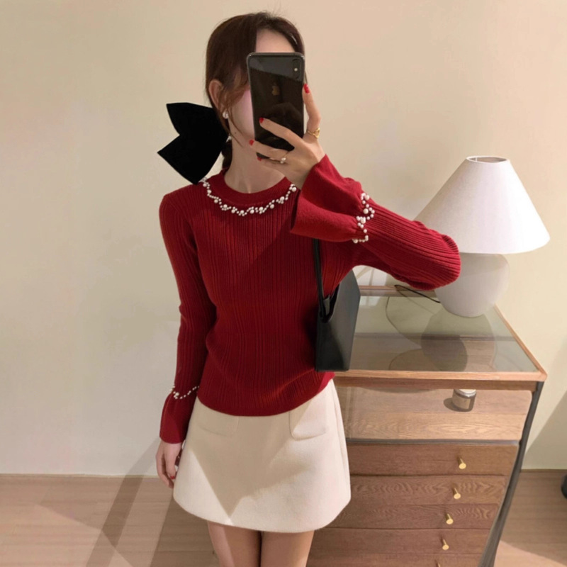 Red Pearl Collar Long-Sleeved Knitwear for Women, Autumn and Winter Inner Sweater, Base Layer Design Top, 2026 New Style