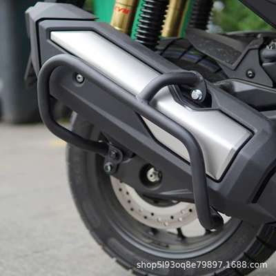 Bumper Tail Frame Carbon Steel – Motorcycle bumper - black-carbon-steel-exhaust-bar