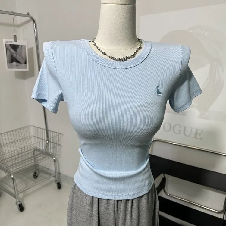 This issue of Wang fried ~ small round neck rabbit embroidery short sleeve T-shirt women's summer new slim all-match base shirt top