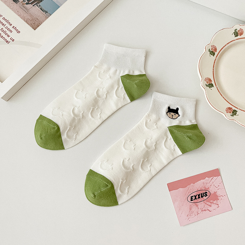 Calcetines mujer color sólido algodón primavera y verano calcetines de barco finos tubo corto bordado animales pequeños calcetines Zhuji al por mayor
