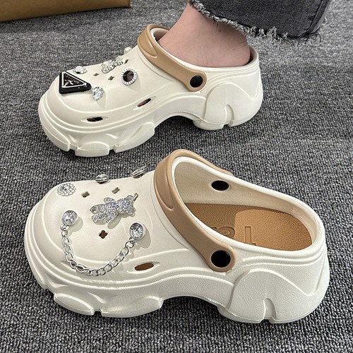 Slip-resistant, patterned sole, elevated women's outdoor summer sandals with DIY accessory, thick sole with a 