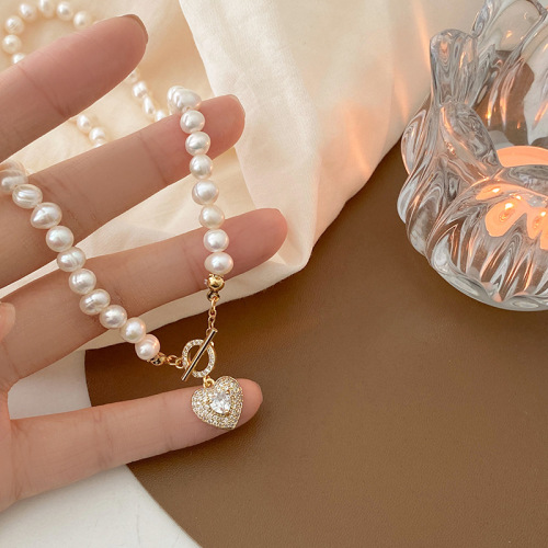 Freshwater Pearl Micro-Set Diamond Heart Necklace for Women, Korean Version, Elegant and Fashionable, OT Clasp Design, Charming and Stylish Necklace