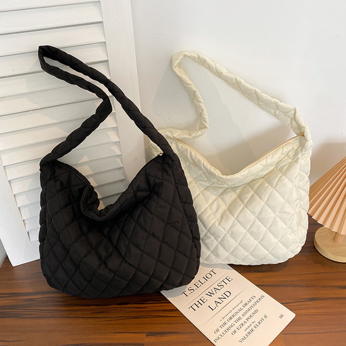 Down jacket bag women's bag  new simple solid color tote bag autumn and winter rhombus large capacity casual shoulder bag