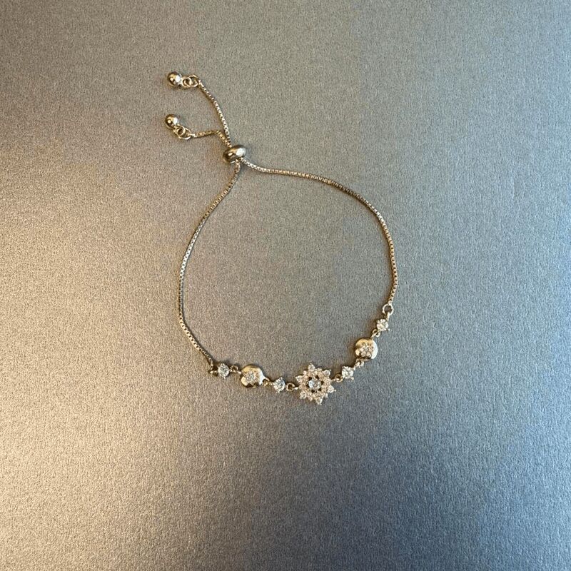 Cool and Elegant Snowflake Exquisite Light Luxury Niche Design Zircon High-End Adjustable Fashion Bracelet