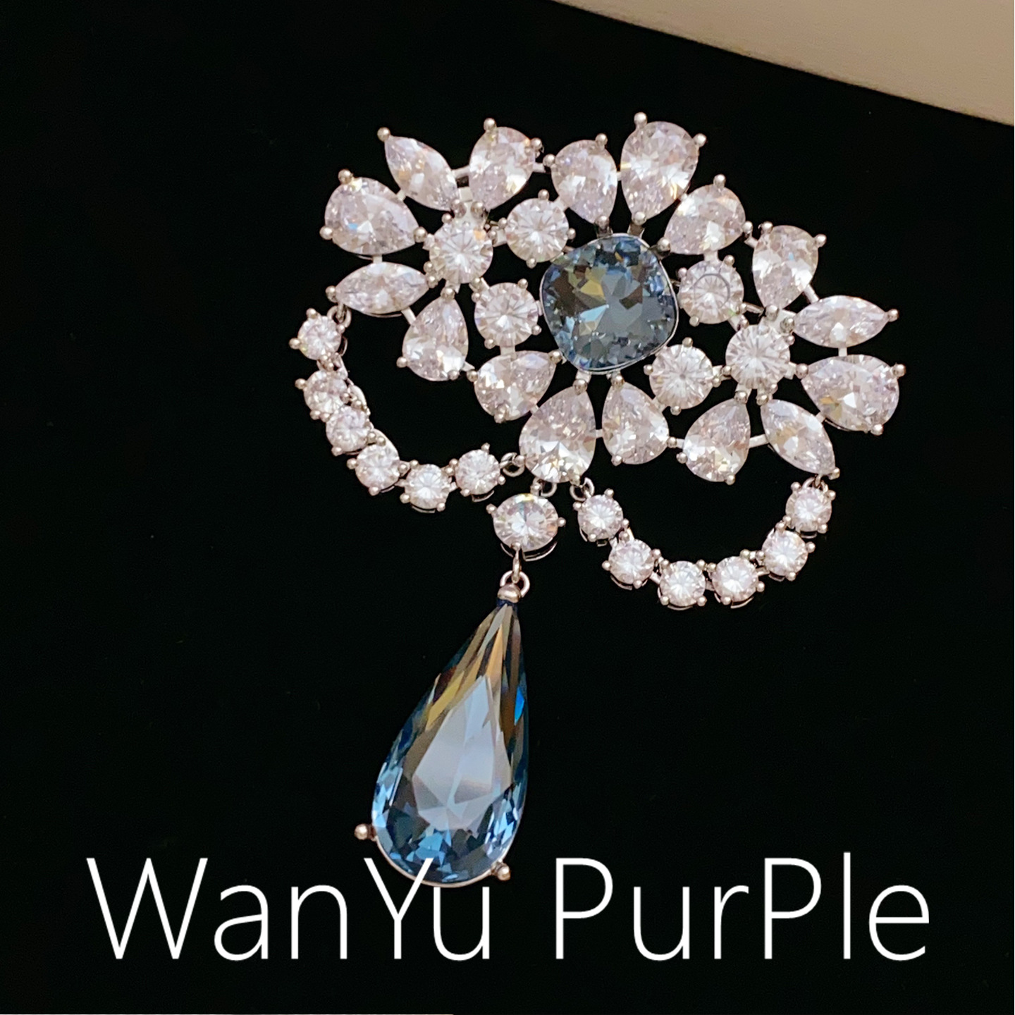 Korean-Style Exquisite High-End Artificial Blue Large Water Drop K9 Crystal Pendant Brooch Corsage Elegant Palace Lace Pin