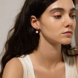 项链;耳环;戒指