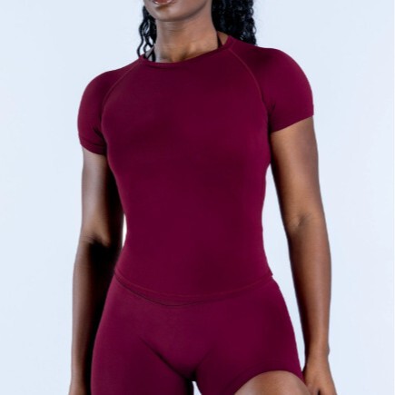 Amazon's Fully Matte Nylon High-Elastic Moisture-Wicking Seamless Short-Sleeve Fitness T-Shirt, Hip-Length Amazon's Fully Matte Nylon High-Elastic Moisture-Wicking Seamless Short-Sleeve Fitness T-Shirt, Hip-Length