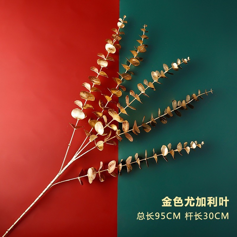 1 hoja de eucalipto dorado