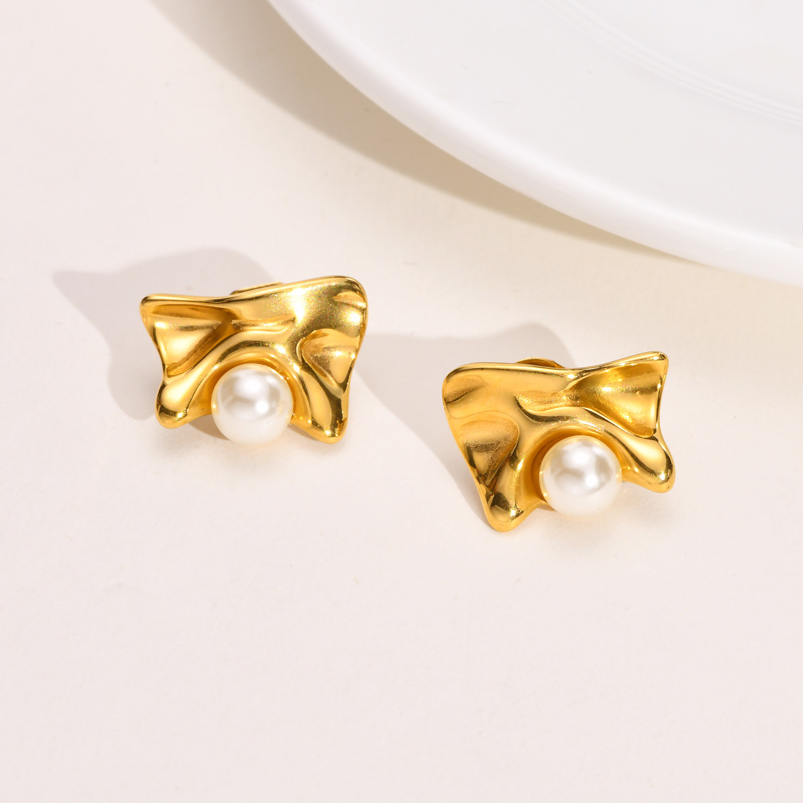 Fashion Geometric Stainless Steel Plating Artificial Pearls Ear Studs 1 Pair display picture 5