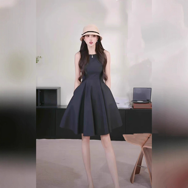 TZ6894赫本风黑色无袖背心连衣裙高级感收腰显瘦独特漂亮小黑裙子|undefined