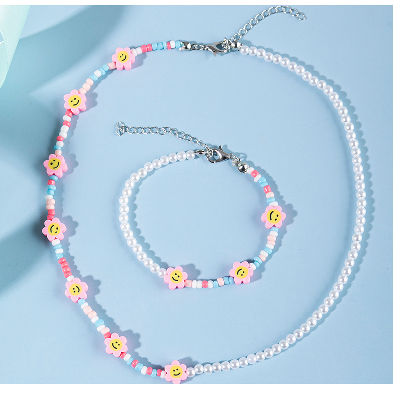Cute Heart Shape Plastic Glass Bracelets Necklace display picture 3