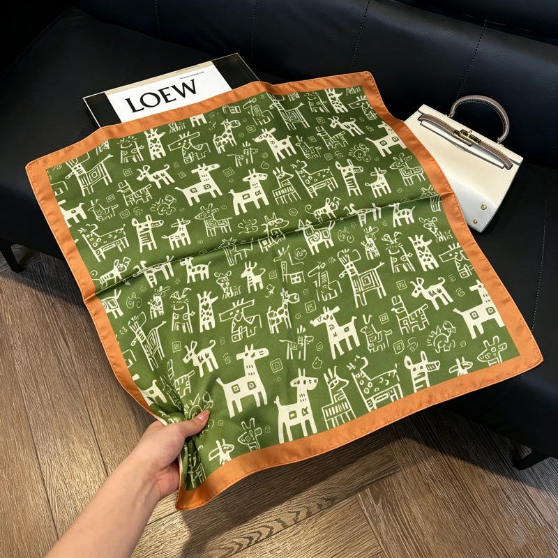 Colección 70*70 nuevo estilo bufanda de seda azul sensación de alta calidad imitación bufanda cuadrada de seda moda todo-fósforo bolsa atada bufanda de pelo