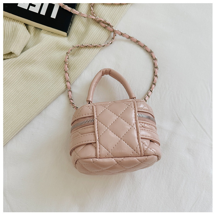 175g Weight Sewing Thread Fashion Element Zipper Closure Type Single Shoulder Strap Strap Type Shoulder Bag Bags Type Daily, Shopping Occasion pu Material Lingge Pattern All Seasons Season Girl'S Gender Basic Style Square Shape Girl'S Pu Lingge Basic Sewing Thread Square Zipper Shoulder Bag 20