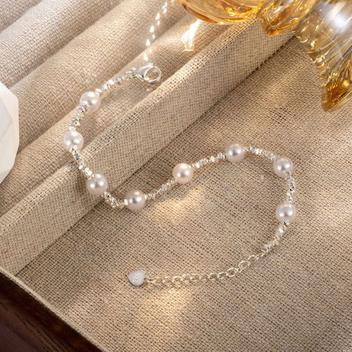 Delicate silver and few pieces of pearls interlaced with starry designs, minimalist and eye-catching, small-group design, simple and versatile, stackable, perfect for pairing.