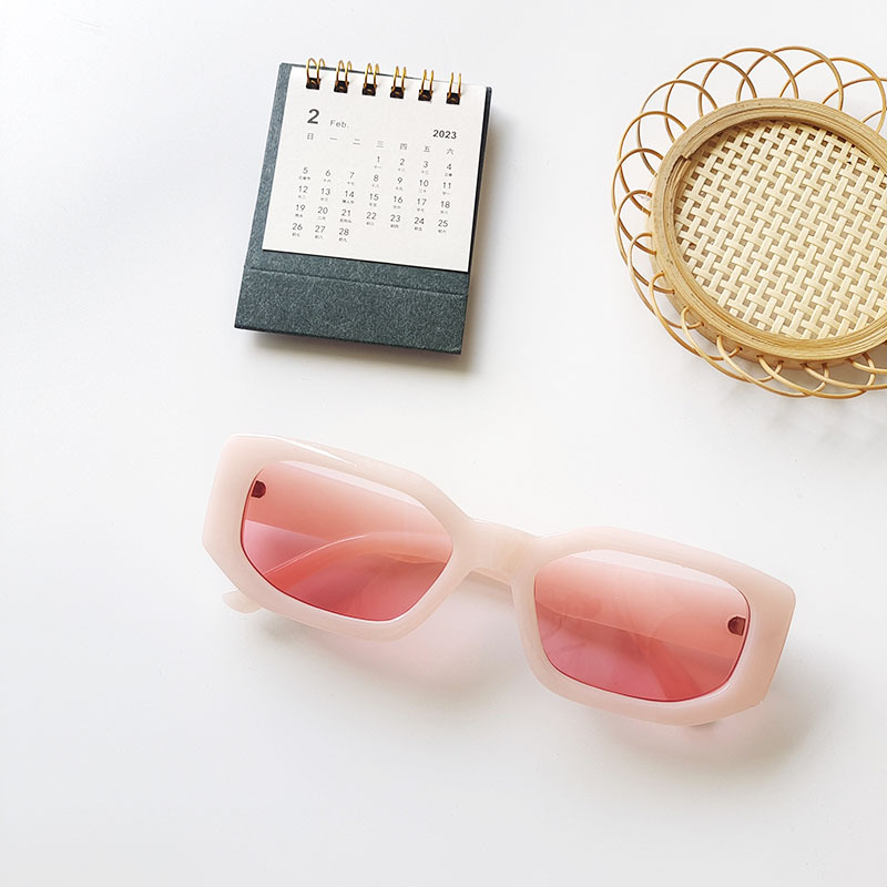 Solid Color Pattern Streetwear Solid Color UV400 Protection Resin Square Full Frame Women's Sunglasses