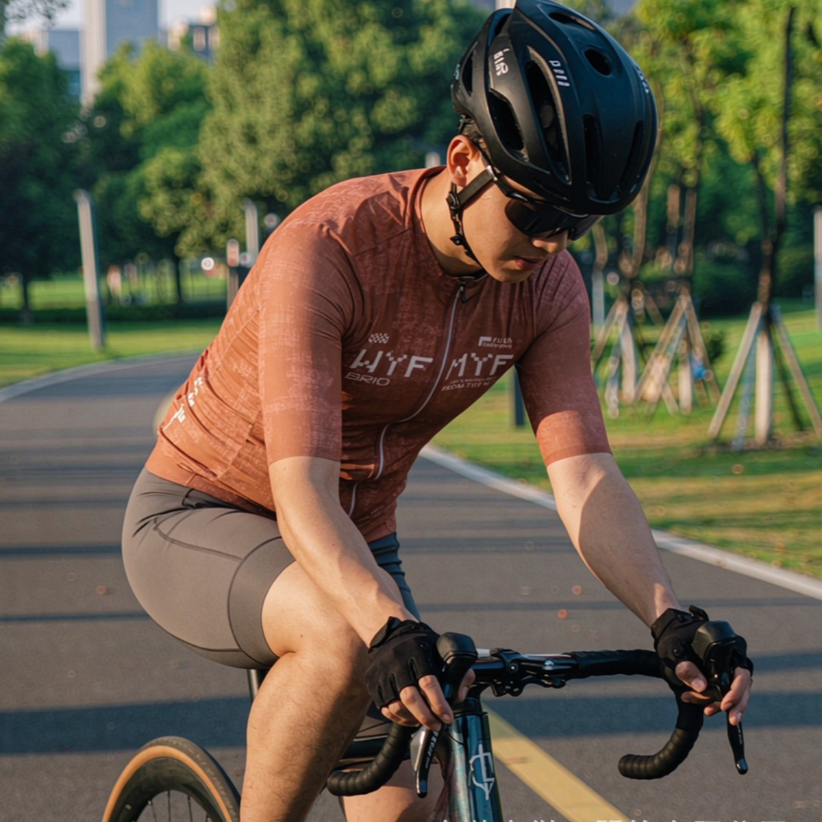 WYFMYF Racing Short Sleeve Cycling Jersey Seamless Cuffs Back Pocket Road Bike Sports Cycling Top