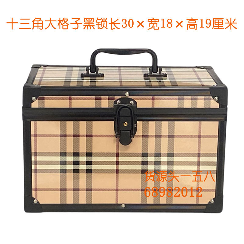 Cuadrícula de marco negro de diez triángulos grandes de doble capa