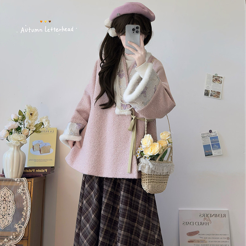 Luo Zhu Cross-Waist Short Coat with Woolen Plaid Patchwork, Slimming Chinese Style Ming Dynasty Hanfu Set for Women, Autumn and Winter Daily Wear Luo Zhu Cross-Waist Short Coat with Woolen Plaid Patchwork, Slimming Chinese Style Ming Dynasty Hanfu Set for Women, Autumn and Winter Daily Wear
