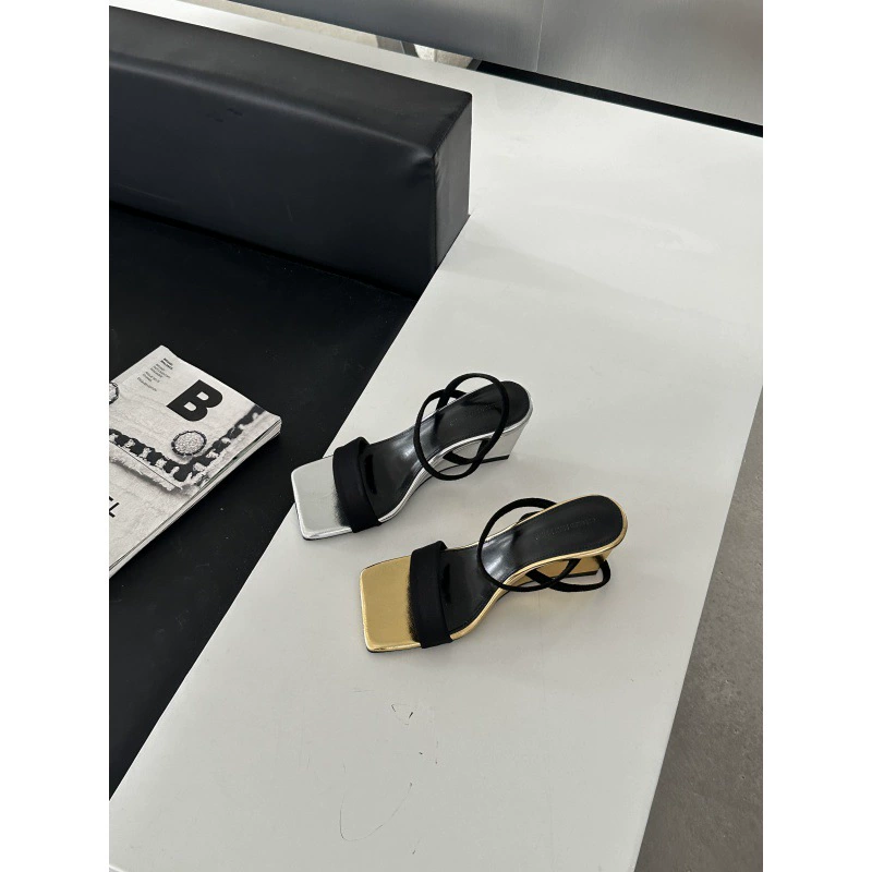 2024 новый стиль ретро-стиль с обнаженными пальцами на склоне на каблуке шлепанцы женские носить французские модные сандалии с толстым подошвом