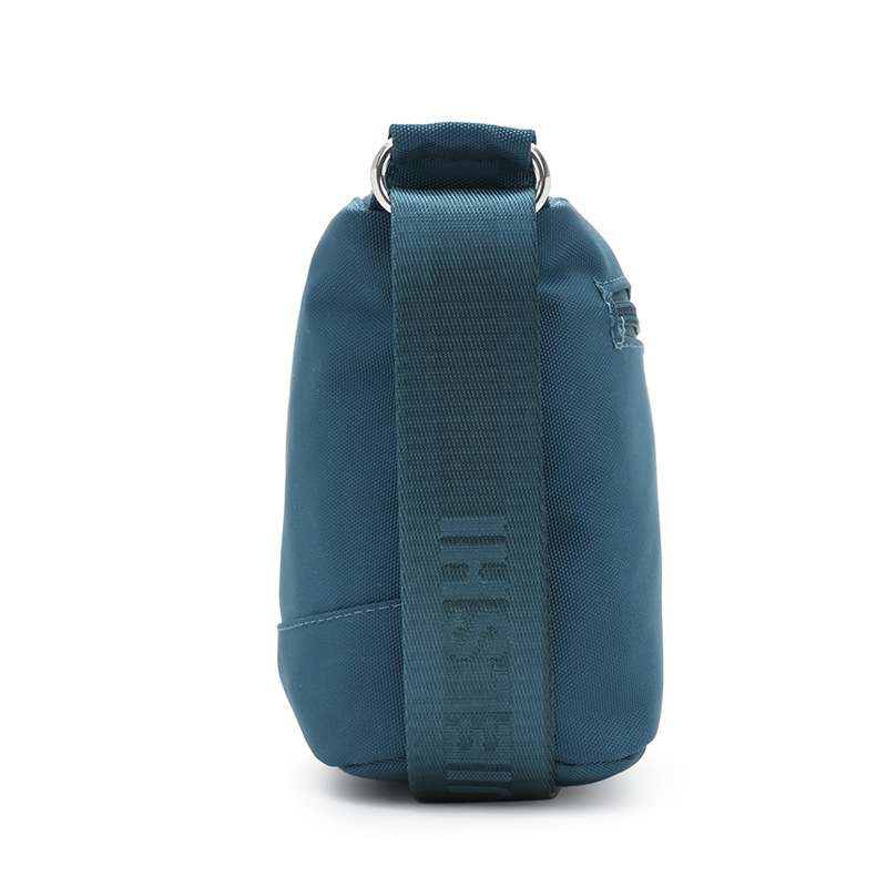 Large Capacity Women's Shoulder Bag, Lightweight Water-Repellent Nylon Tote, Trendy Outdoor Commuter Crossbody Bag - Thumbnail 3