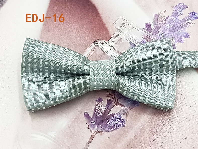 Lugar del fabricante Versión coreana de la pajarita para niños de doble capa para estudiantes de primaria hilo de poliéster teñido en hilo de seda color sólido accesorios para mascotas lazo