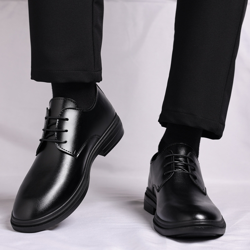 2025 nuevos zapatos clásicos transfronterizos para hombres, casual de negocios, zapatos de cuero con flecos británicos, zapatos de boda para hombres, zapatos invisibles para aumentar la altura