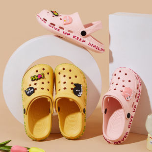 Summer Parent-Child Style Clogs for Boys, Cartoon Design, Suitable for Outdoor Wear, Children's Non-Slip Flat Shoes for Home and Indoor Use, Soft Non-Slip Clogs
