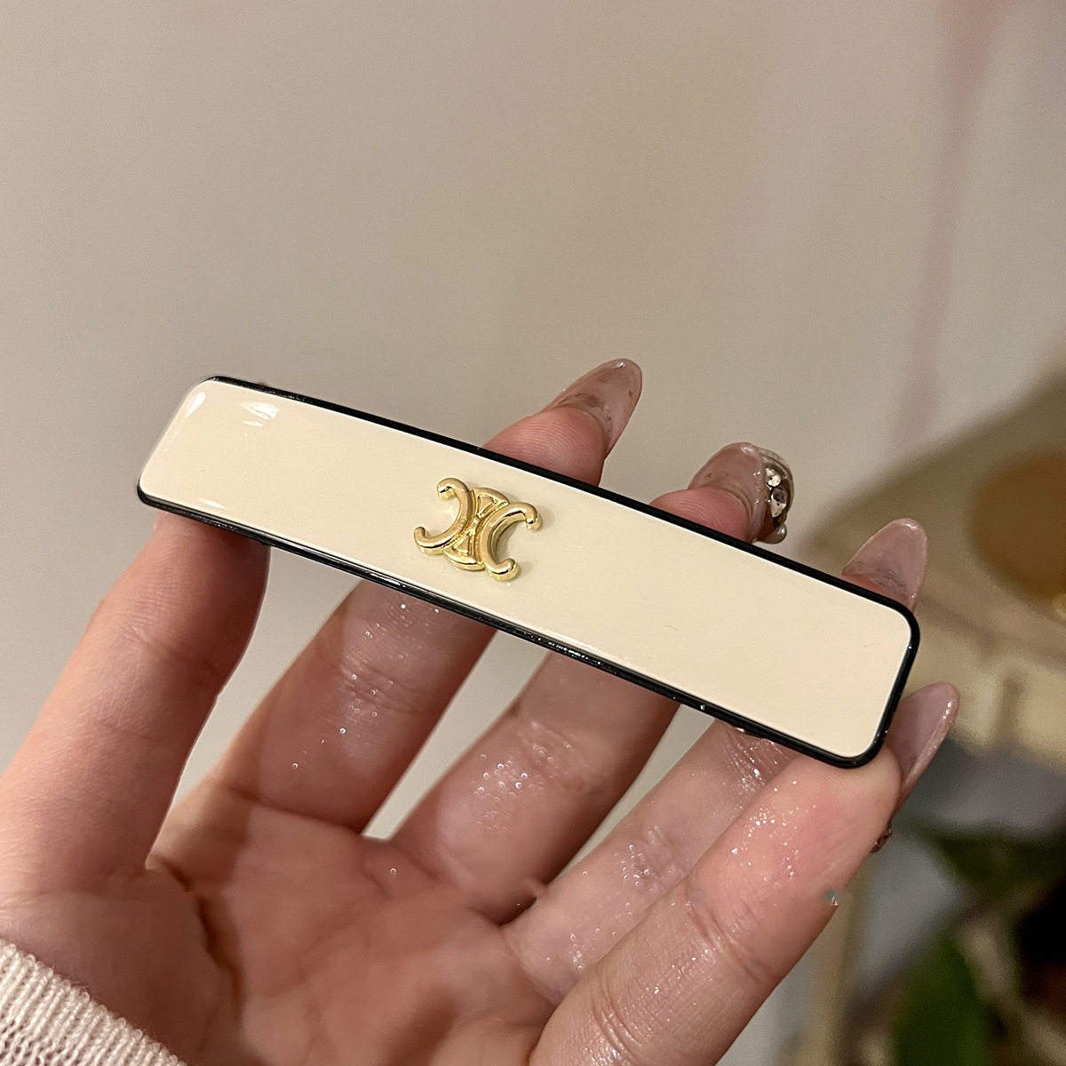 白色凯旋门金属一字弹簧夹