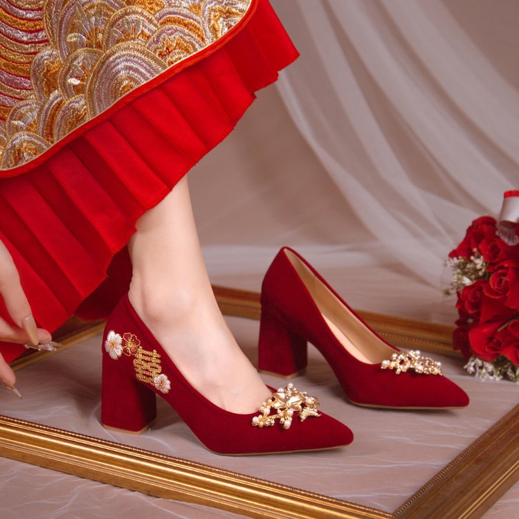 婚鞋女新娘鞋不累脚结婚鞋中式禾秀婚纱两穿红色高跟鞋小众感敬酒