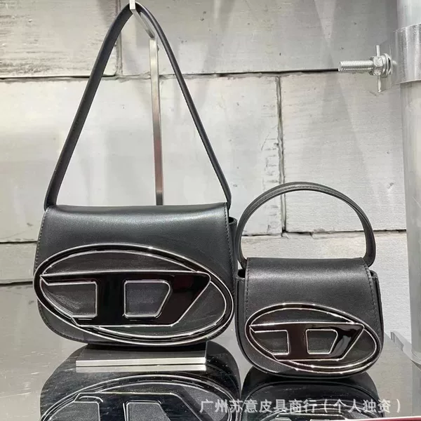 2025 New Niche Design Jingle Bag, Fashionable and Versatile Genuine Leather Women's Bag, Handheld Armpit Bag, Crossbody Small Square Bag