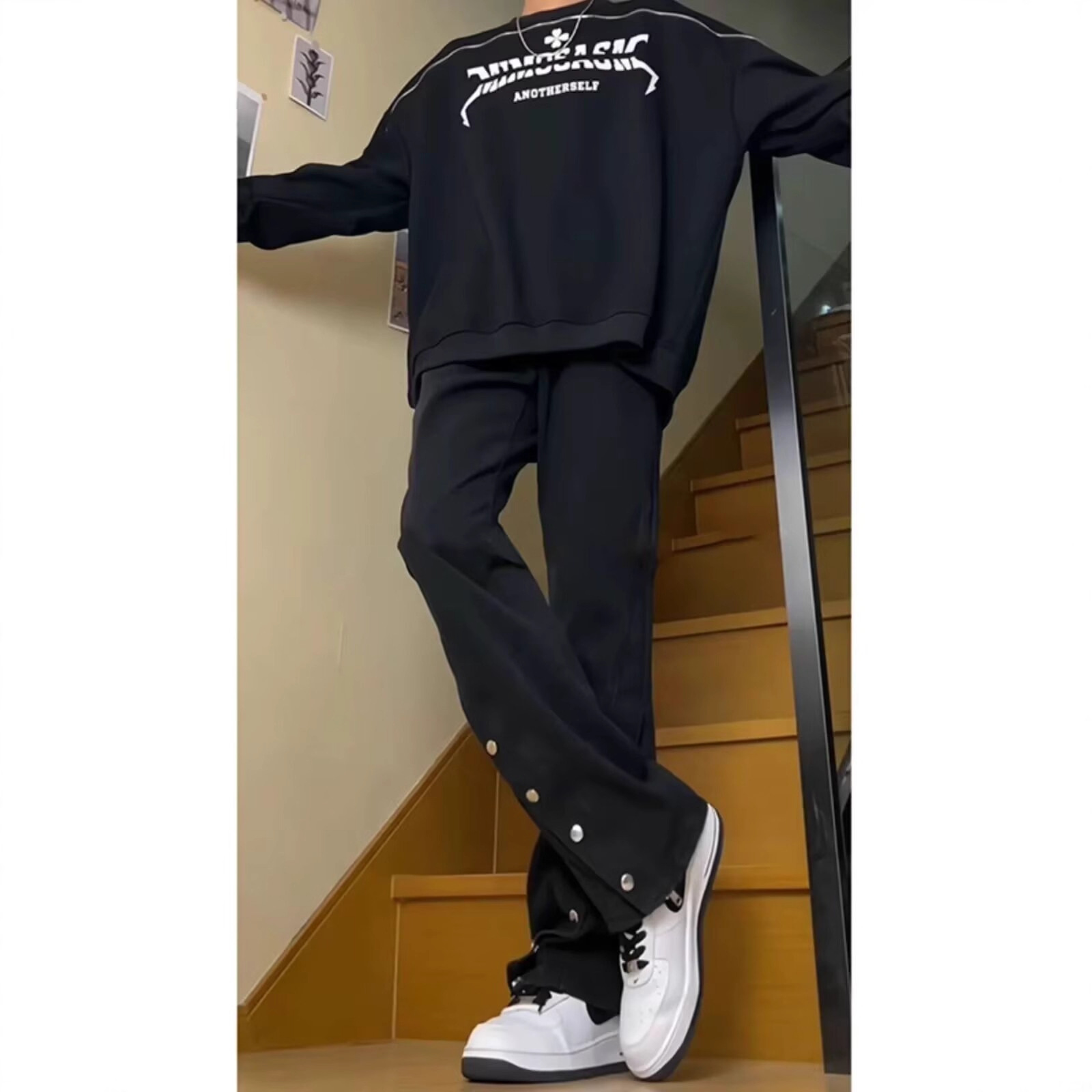 Jeans negros de estilo americano de hebilla de tendencia de otoño y invierno nuevos pantalones de hip-hop casuales de nicho de micro bocina
