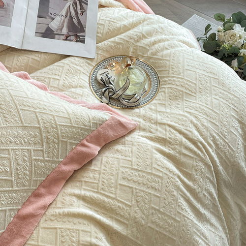 Category A 8 pounds plus thick winter milk velvet four-piece set high weight carved double-sided velvet bed sheet quilt cover Nantong bedding